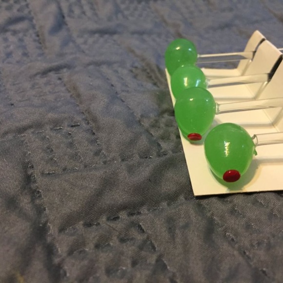 Linen Dinner Napkin Set with Olive Design - Picture 7 of 7